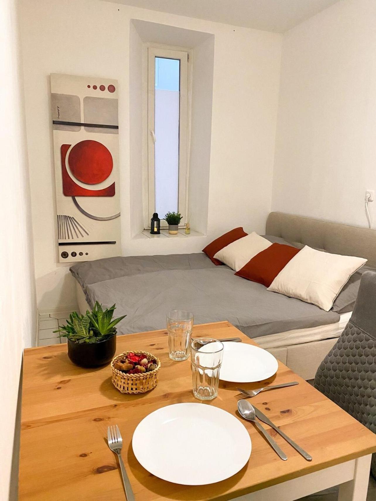 Charmante Wohnung Nahe Wiener Stadthalle Buitenkant foto