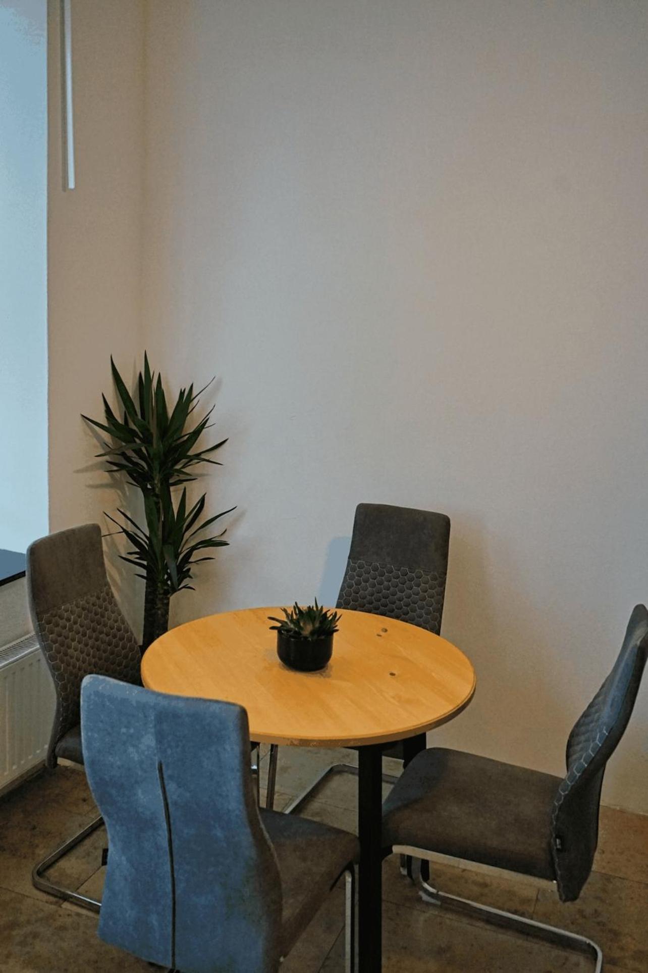 Charmante Wohnung Nahe Wiener Stadthalle Buitenkant foto