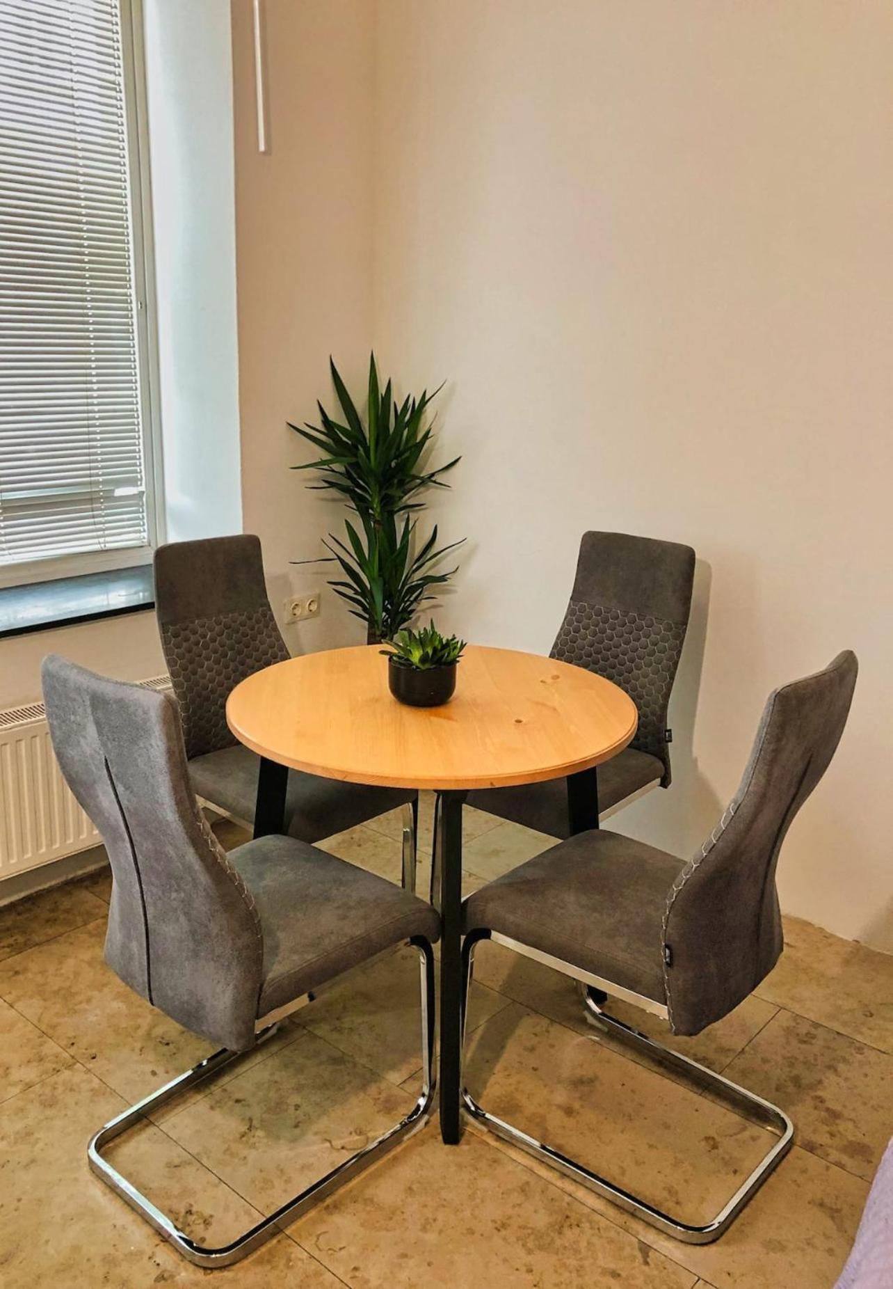 Charmante Wohnung Nahe Wiener Stadthalle Buitenkant foto